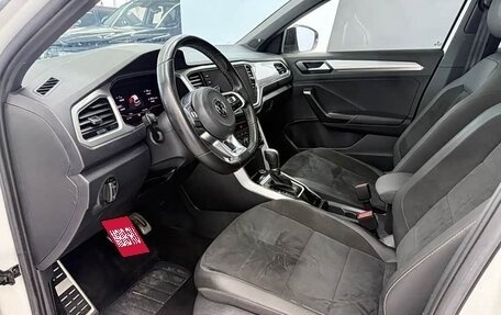 Volkswagen T-Roc I, 2022 год, 2 000 000 рублей, 9 фотография