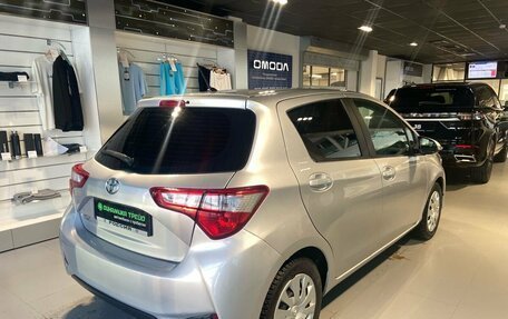 Toyota Yaris III рестайлинг, 2018 год, 950 000 рублей, 4 фотография