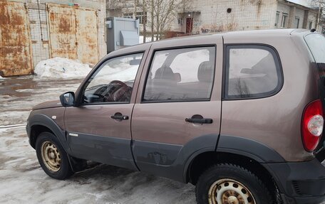 Chevrolet Niva I рестайлинг, 2012 год, 300 000 рублей, 4 фотография