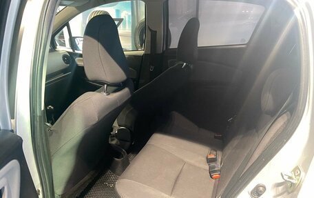 Toyota Yaris III рестайлинг, 2018 год, 950 000 рублей, 26 фотография