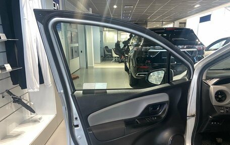 Toyota Yaris III рестайлинг, 2018 год, 950 000 рублей, 27 фотография