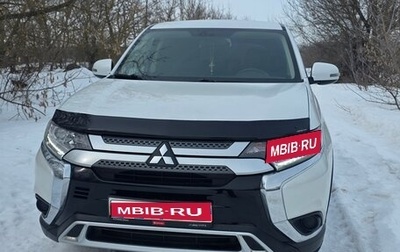 Mitsubishi Outlander III рестайлинг 3, 2019 год, 2 100 000 рублей, 1 фотография