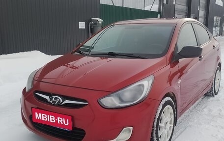 Hyundai Solaris II рестайлинг, 2011 год, 655 000 рублей, 1 фотография