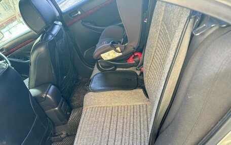 Toyota Avensis III рестайлинг, 2004 год, 900 000 рублей, 10 фотография