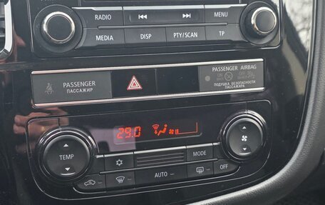 Mitsubishi Outlander III рестайлинг 3, 2019 год, 2 100 000 рублей, 6 фотография