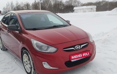 Hyundai Solaris II рестайлинг, 2011 год, 655 000 рублей, 2 фотография