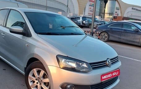 Volkswagen Polo VI (EU Market), 2013 год, 890 000 рублей, 1 фотография