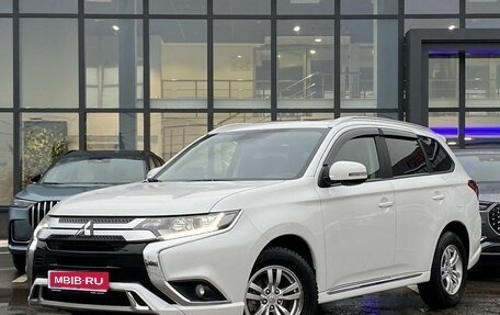 Mitsubishi Outlander III рестайлинг 3, 2022 год, 2 855 000 рублей, 1 фотография