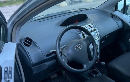 Toyota Yaris III рестайлинг, 2006 год, 415 000 рублей, 5 фотография