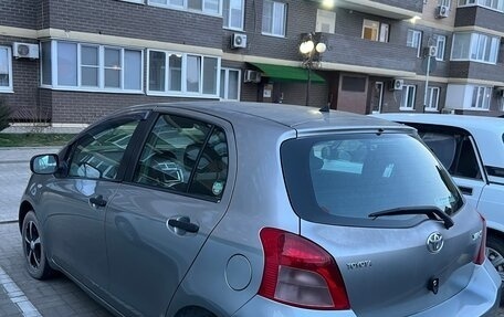 Toyota Yaris III рестайлинг, 2006 год, 415 000 рублей, 4 фотография