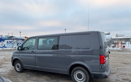 Volkswagen Transporter T6 рестайлинг, 2018 год, 2 800 000 рублей, 2 фотография