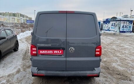 Volkswagen Transporter T6 рестайлинг, 2018 год, 2 800 000 рублей, 3 фотография
