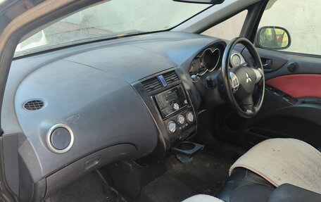 Mitsubishi Colt VI рестайлинг, 2004 год, 350 000 рублей, 4 фотография