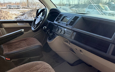 Volkswagen Caravelle T6 рестайлинг, 2015 год, 3 000 000 рублей, 6 фотография