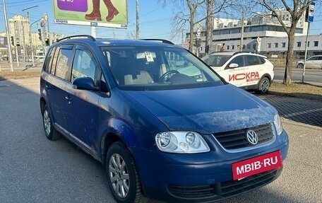 Volkswagen Touran III, 2006 год, 329 000 рублей, 2 фотография