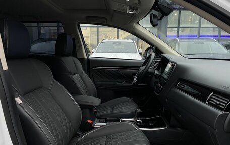 Mitsubishi Outlander III рестайлинг 3, 2022 год, 2 855 000 рублей, 23 фотография