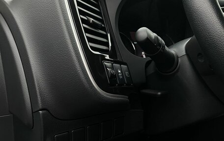 Mitsubishi Outlander III рестайлинг 3, 2022 год, 2 855 000 рублей, 20 фотография