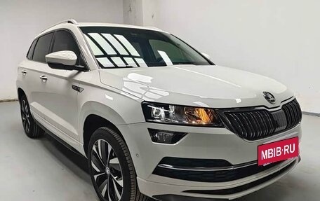 Skoda Karoq I, 2022 год, 2 160 000 рублей, 3 фотография