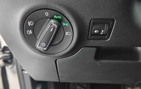 Skoda Karoq I, 2022 год, 2 160 000 рублей, 15 фотография