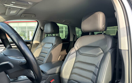 Volkswagen Touareg III, 2018 год, 4 990 000 рублей, 8 фотография