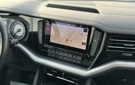 Volkswagen Touareg III, 2018 год, 4 990 000 рублей, 12 фотография