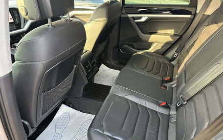 Volkswagen Touareg III, 2018 год, 4 990 000 рублей, 16 фотография