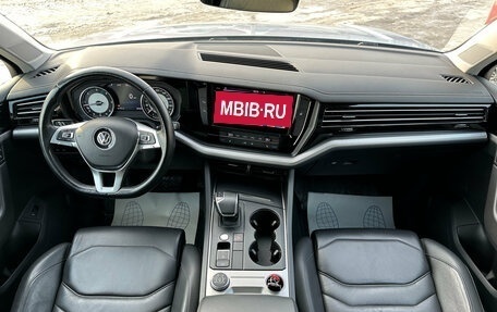 Volkswagen Touareg III, 2018 год, 4 990 000 рублей, 9 фотография