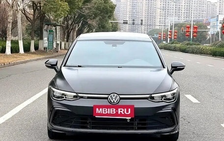 Volkswagen Golf VIII, 2023 год, 2 017 555 рублей, 2 фотография