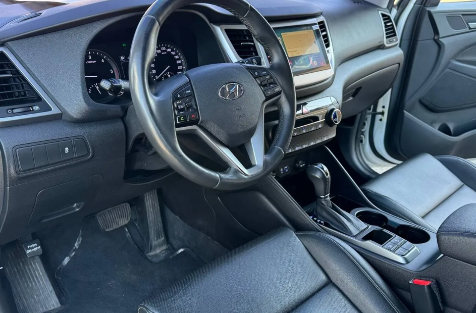 Hyundai Tucson III, 2018 год, 1 920 000 рублей, 10 фотография