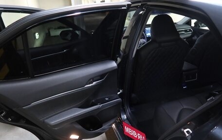 Toyota Camry, 2023 год, 3 499 000 рублей, 10 фотография