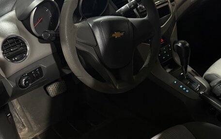 Chevrolet Cruze II, 2010 год, 750 000 рублей, 11 фотография