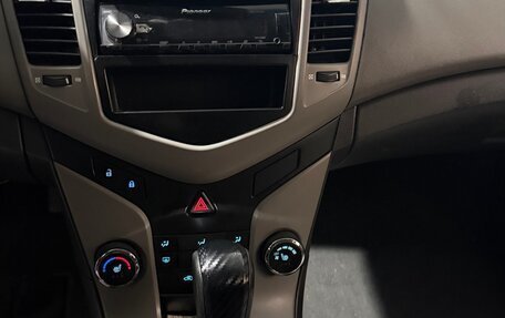 Chevrolet Cruze II, 2010 год, 750 000 рублей, 9 фотография