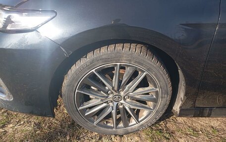 Toyota Camry, 2022 год, 3 199 000 рублей, 2 фотография