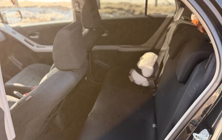 Toyota Yaris III рестайлинг, 2008 год, 700 000 рублей, 14 фотография