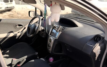 Toyota Yaris III рестайлинг, 2008 год, 700 000 рублей, 11 фотография