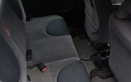 Honda Fit III, 2002 год, 300 000 рублей, 3 фотография