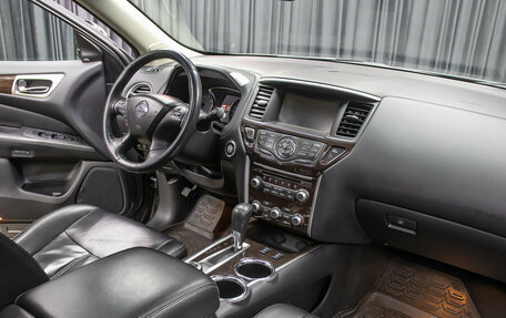 Nissan Pathfinder, 2016 год, 1 898 000 рублей, 15 фотография