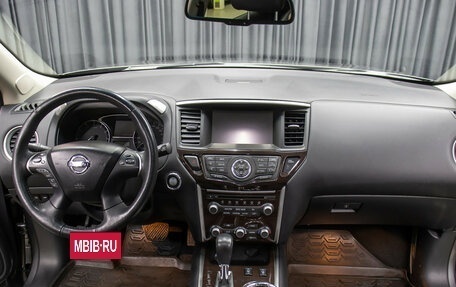 Nissan Pathfinder, 2016 год, 1 898 000 рублей, 16 фотография