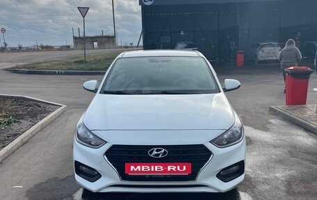 Hyundai Solaris II рестайлинг, 2019 год, 990 000 рублей, 3 фотография