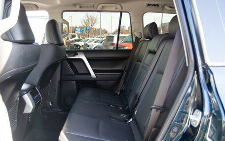 Toyota Land Cruiser Prado 150 рестайлинг 2, 2021 год, 5 628 000 рублей, 10 фотография