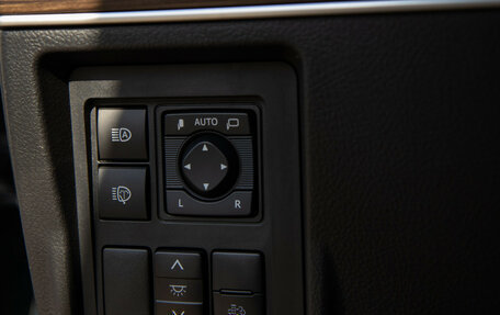 Toyota Land Cruiser Prado 150 рестайлинг 2, 2021 год, 5 628 000 рублей, 22 фотография