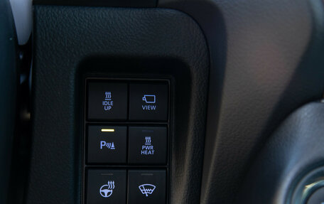 Toyota Land Cruiser Prado 150 рестайлинг 2, 2021 год, 5 628 000 рублей, 24 фотография