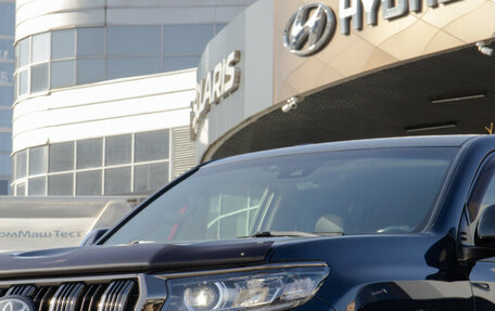 Toyota Land Cruiser Prado 150 рестайлинг 2, 2021 год, 5 628 000 рублей, 28 фотография