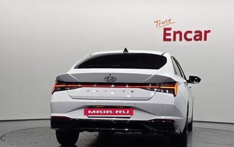 Hyundai Elantra, 2023 год, 2 280 000 рублей, 4 фотография