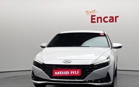 Hyundai Elantra, 2023 год, 2 280 000 рублей, 3 фотография