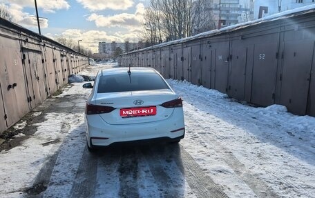 Hyundai Solaris II рестайлинг, 2018 год, 930 000 рублей, 1 фотография