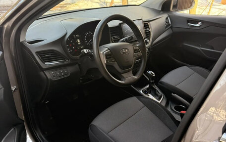 Hyundai Solaris II рестайлинг, 2022 год, 1 800 000 рублей, 7 фотография