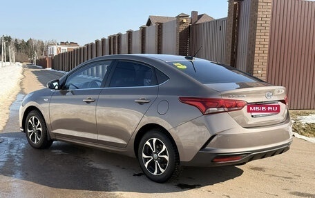 Hyundai Solaris II рестайлинг, 2022 год, 1 800 000 рублей, 2 фотография