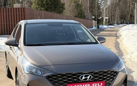 Hyundai Solaris II рестайлинг, 2022 год, 1 800 000 рублей, 14 фотография