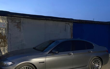 BMW 5 серия, 2014 год, 2 300 000 рублей, 2 фотография